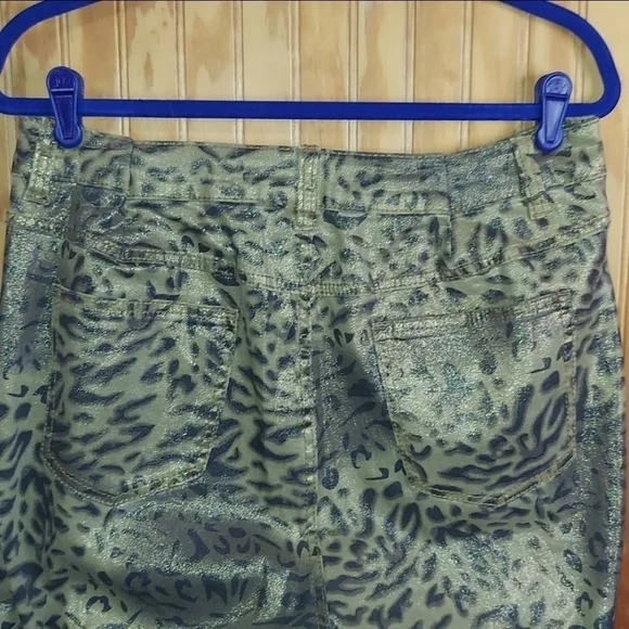 Ashley Stewart - Picture 2 of 7